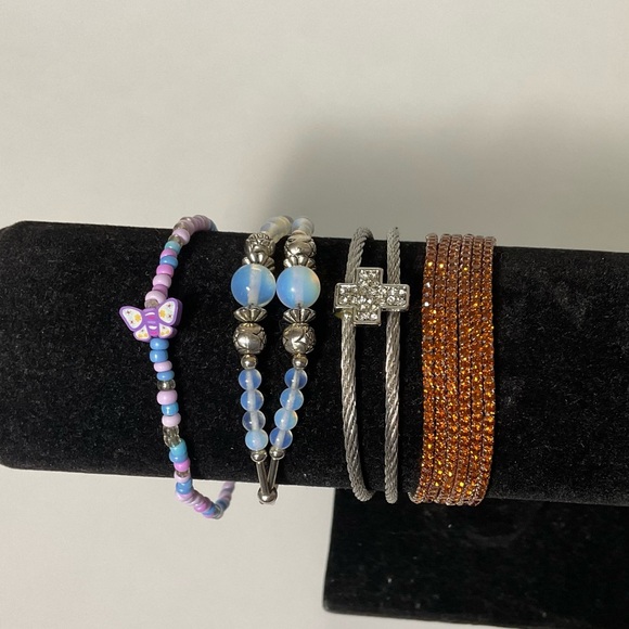 Assorted Jewelry Collection - Picture 2 of 9